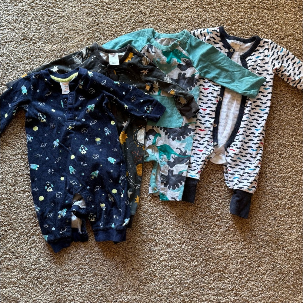 4 onsies 3-6 months GUC